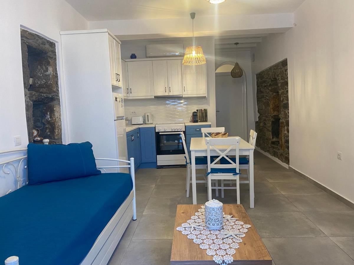 Bianco Blue Apartment